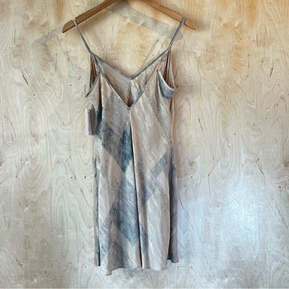 Victoria Secret Silk Nightgown Medium - Picture 4 of 6